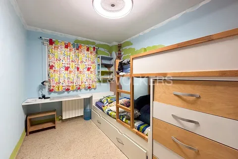 Pis de 200 m² a la Pobla de Vallbona