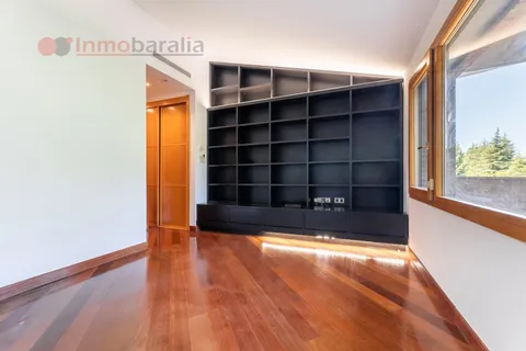 Pis de 800 m² a Pozuelo de Alarcón
