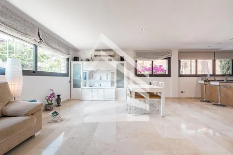 Haus 228 m² in Sant Just Desvern