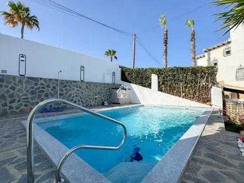 Casa de 250 m² a Oriola