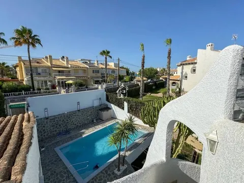 Casa de 250 m² a Oriola