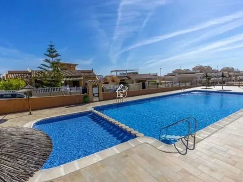 Casa de 85 m² a Oriola