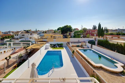 Casa de 355 m² a Torrevella