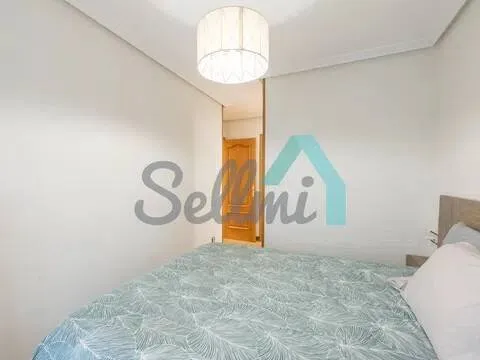 Flat 86 m² in Oviedo