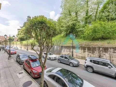 Appartamento 87 m² a Oviedo
