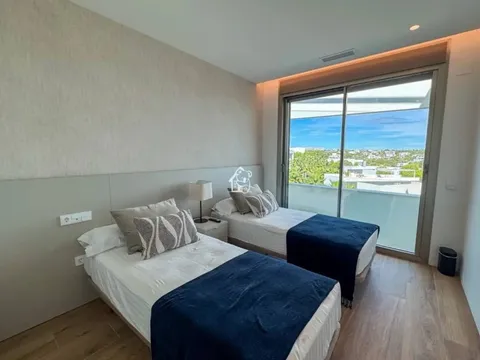 Pis de 360 m² a Oriola