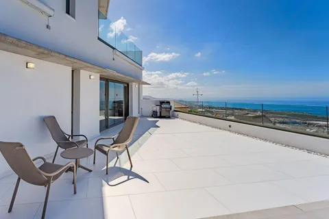 Haus 200 m² in Adeje