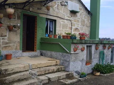 Haus 80 m² in Salvaterra de Miño
