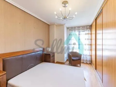 Pis de 117 m² a Oviedo