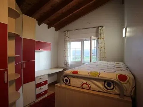 Casa de 216 m² a Udías