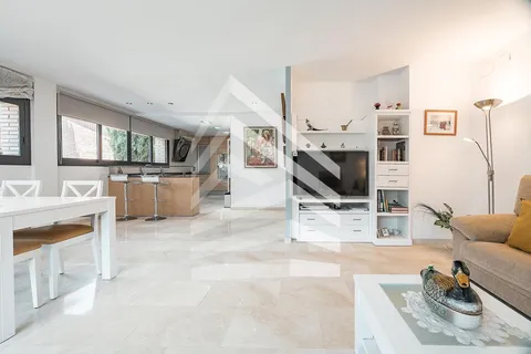 Haus 228 m² in Sant Just Desvern