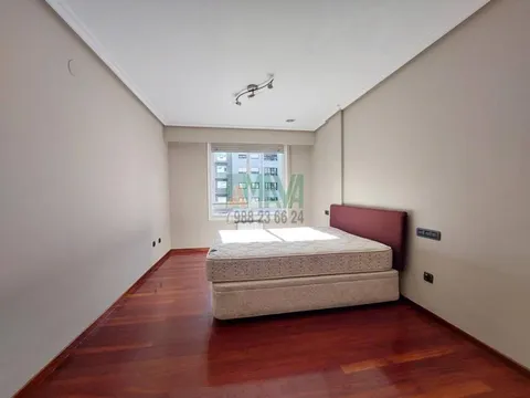 Pis de 98 m² a Ourense