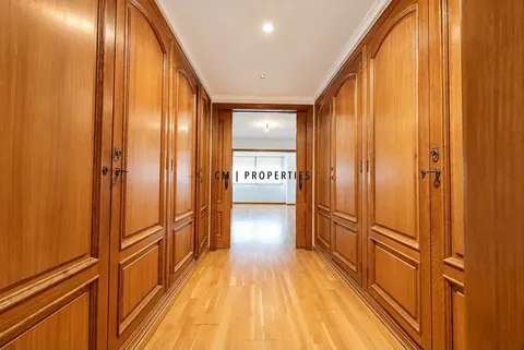 Appartamento 311 m² a Valencia