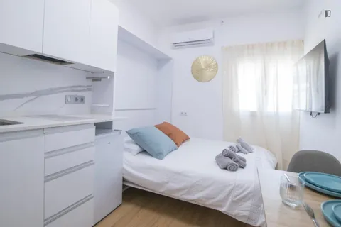 Habitación en alquiler, Valencia (2/2)