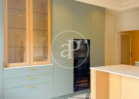 Wohnung 340 m² in Madrid
