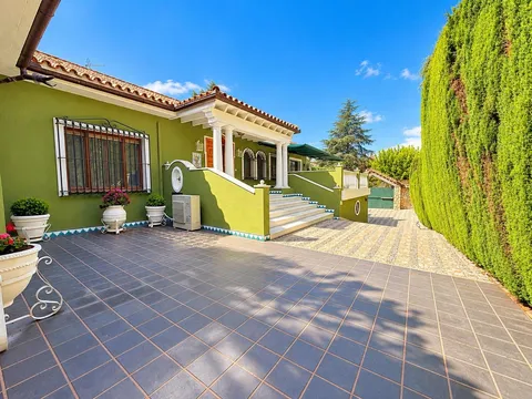 Casa de 1076 m² a Còrdova