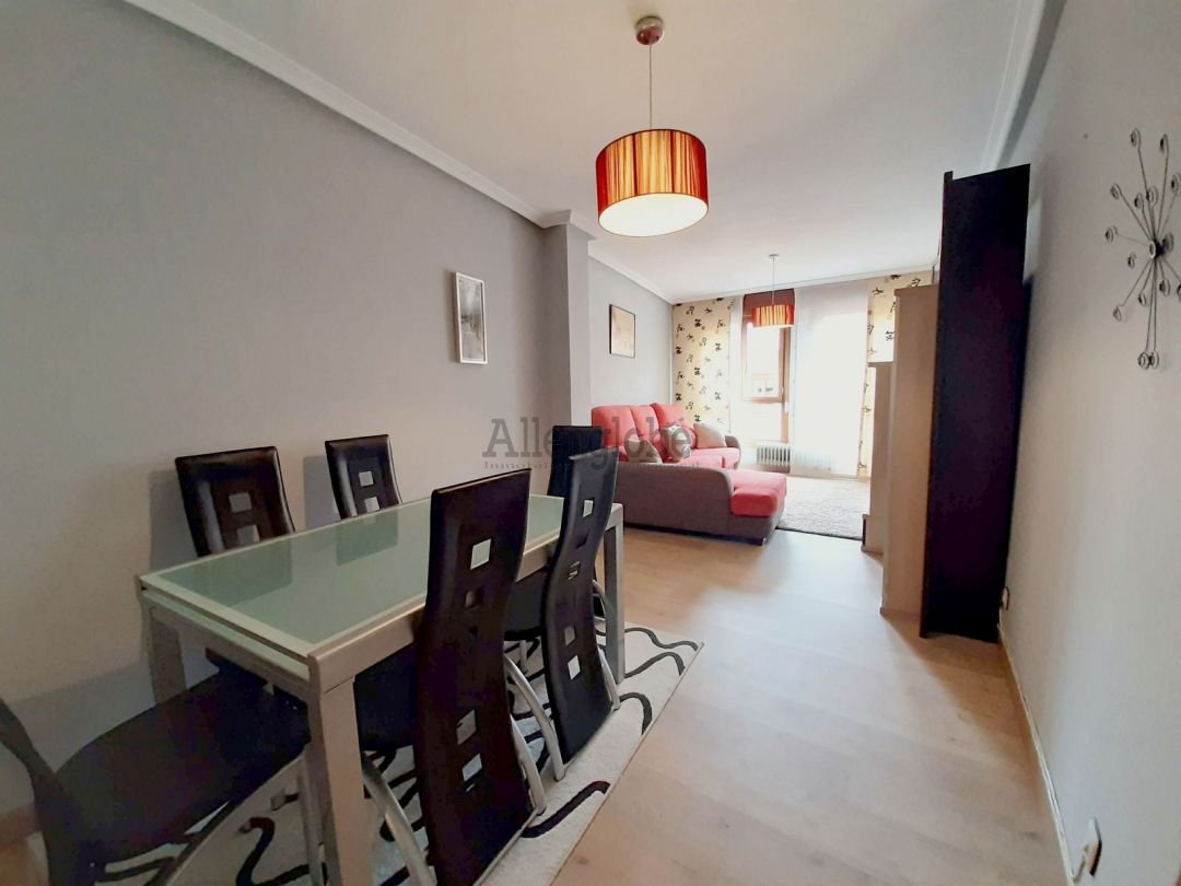 Piso de 90 m² en Oviedo