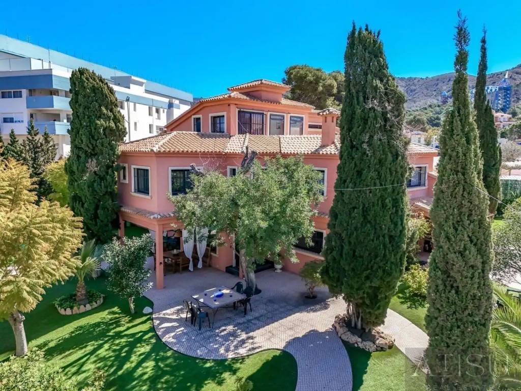 Casa de 450 m² en Benidorm