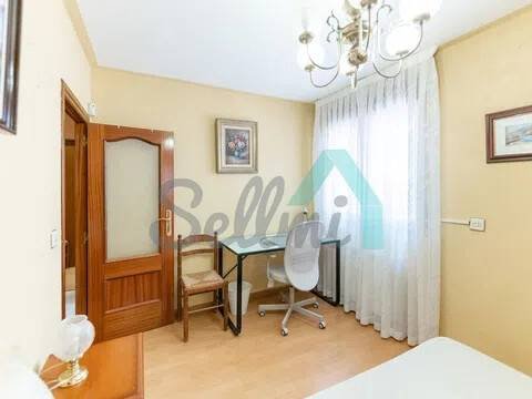 Piso de 42 m² en Oviedo
