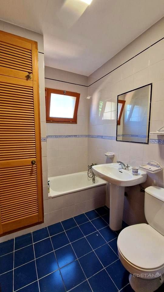 Casa de 208 m² en Nàquera / Náquera