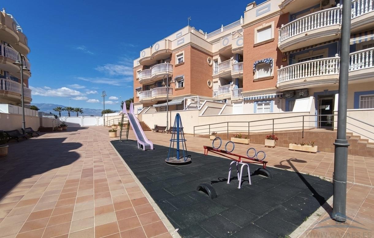 Piso de 95 m² en Roquetas de Mar