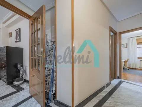 Wohnung 101 m² in Oviedo