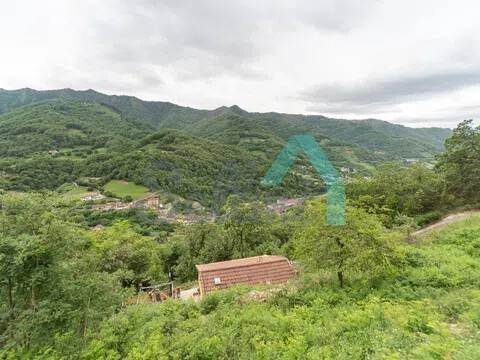 Casa de 100 m² en Mieres