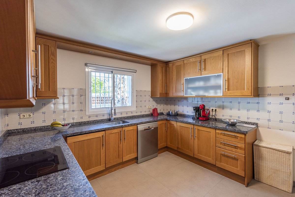 Casa de 319 m² en Estepona