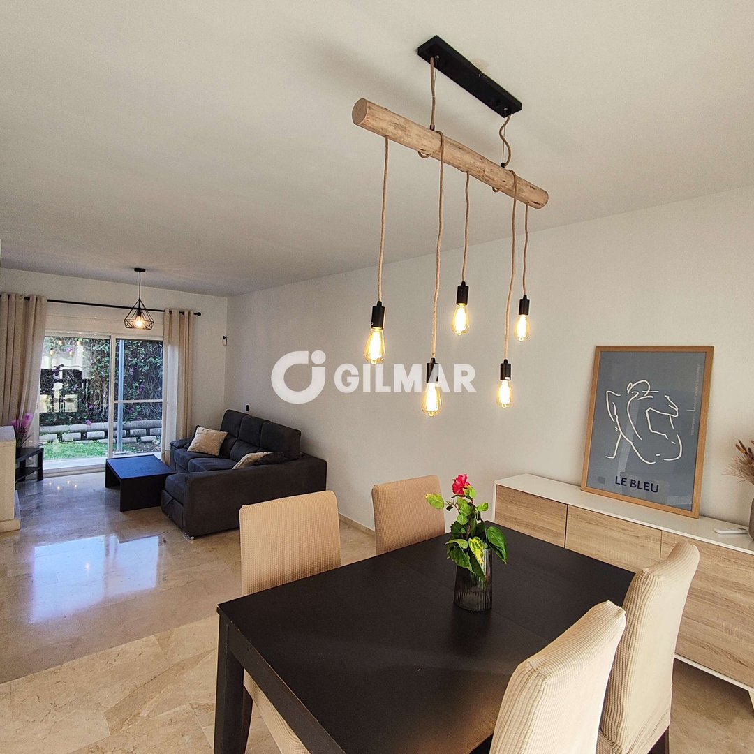 Casa de 220 m² en Estepona