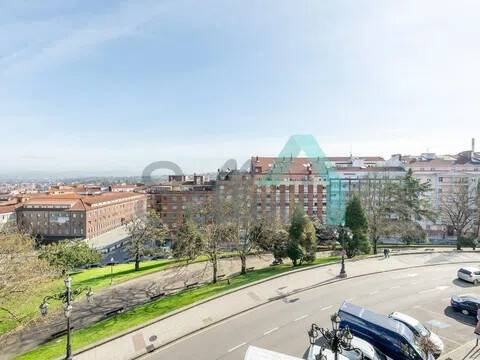 Piso de 96 m² en Oviedo