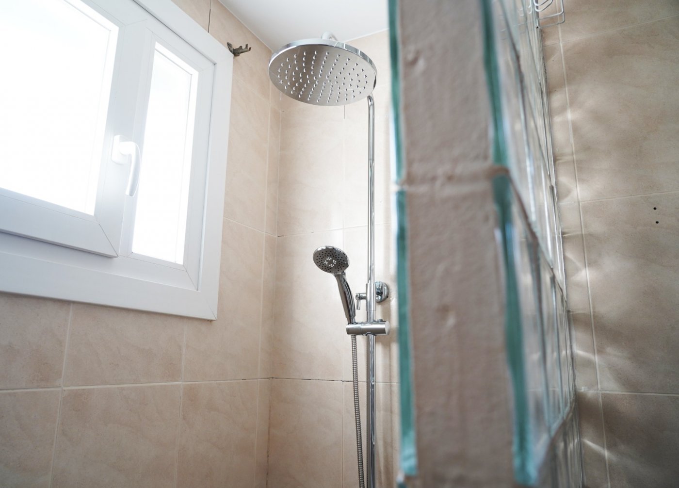 Zimmer 89 m², Valencia