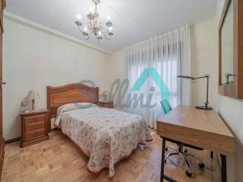 Piso de 90 m² en Oviedo
