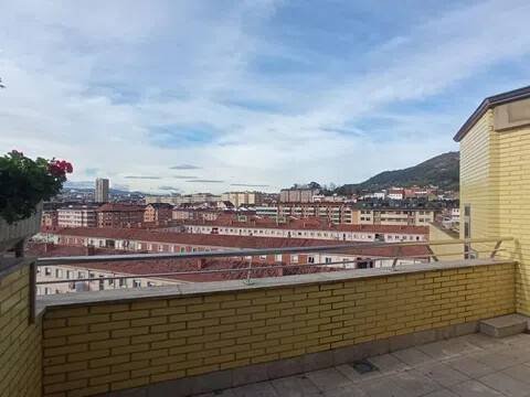 Piso de 93 m² en Oviedo