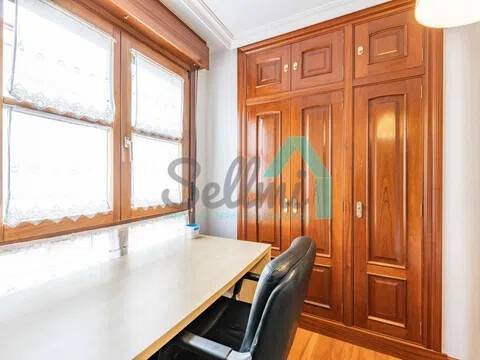 Piso de 100 m² en Oviedo