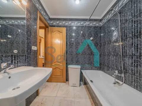 Wohnung 101 m² in Oviedo