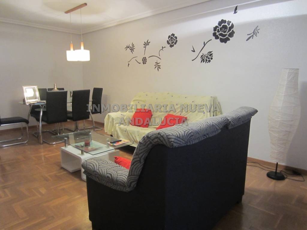 Piso de 95 m² en Almería