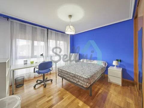 Piso de 132 m² en Oviedo