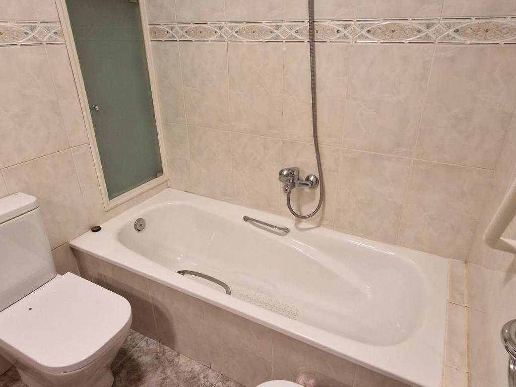 Habitación 140 m², Lérida
