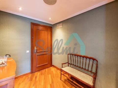 Piso de 122 m² en Oviedo