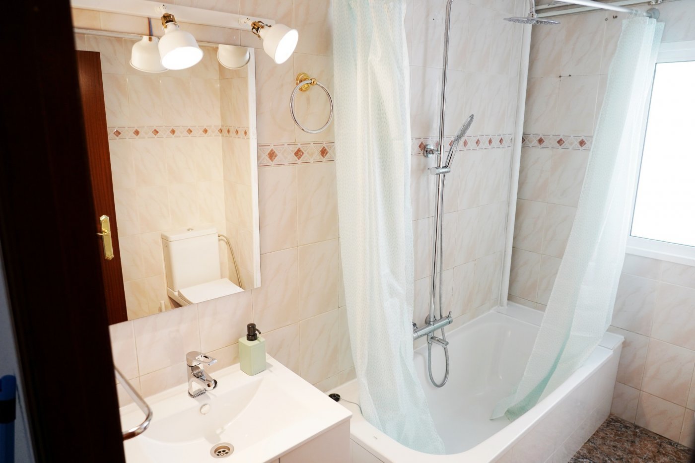 Zimmer 77 m², Valencia