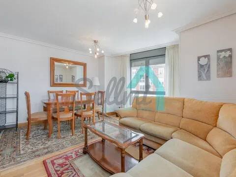 Piso de 67 m² en Oviedo