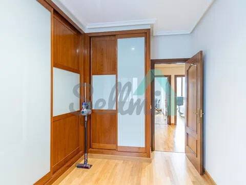Piso de 132 m² en Oviedo