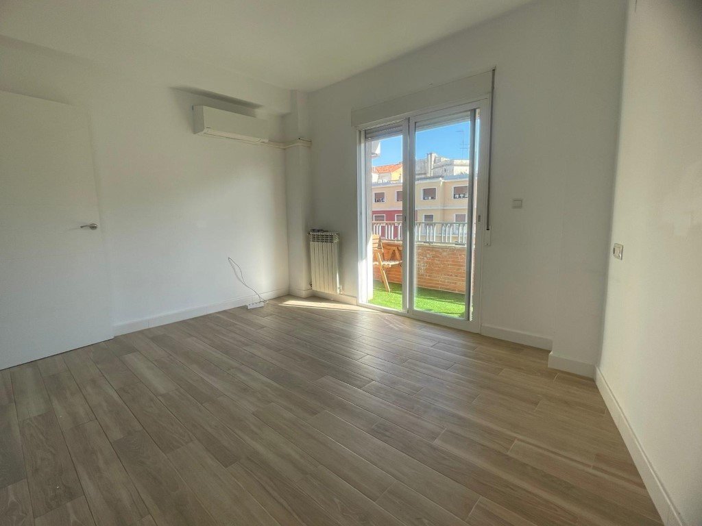 Flat 141 m² in Granada