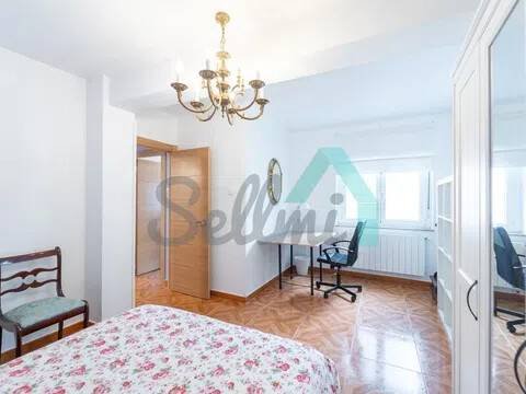 Piso de 81 m² en Oviedo