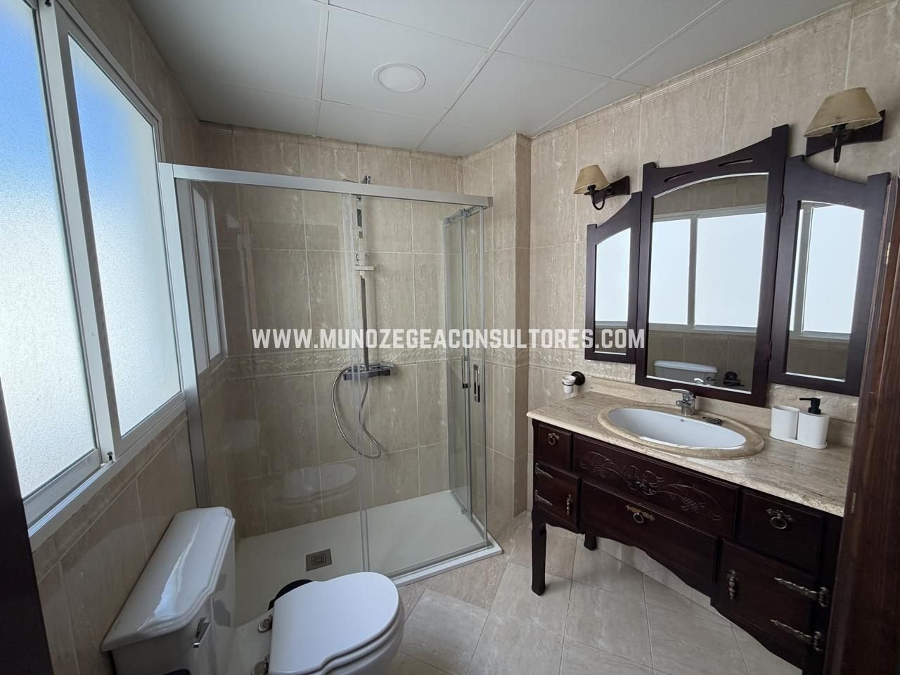 Casa de 198 m² en Lucena