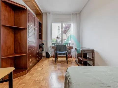 Piso de 153 m² en Oviedo