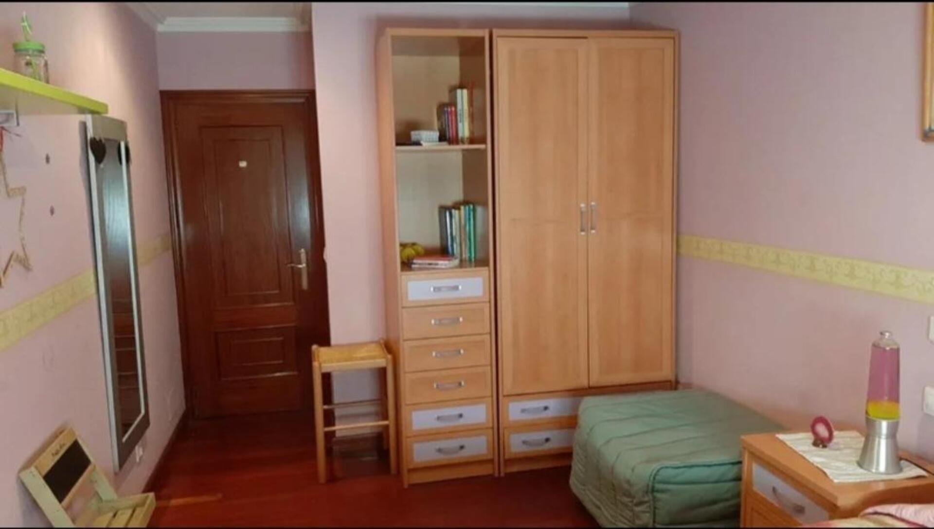 Piso de 80 m² en Noia