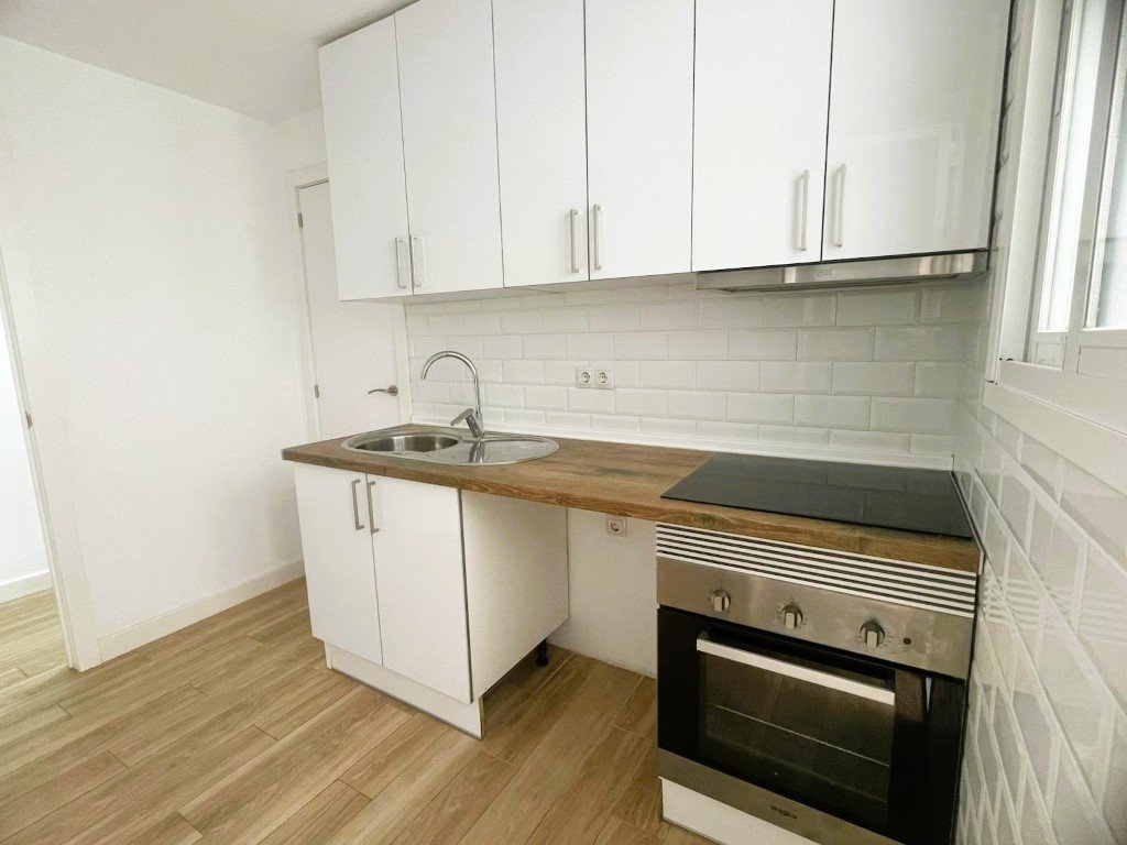 Flat 141 m² in Granada