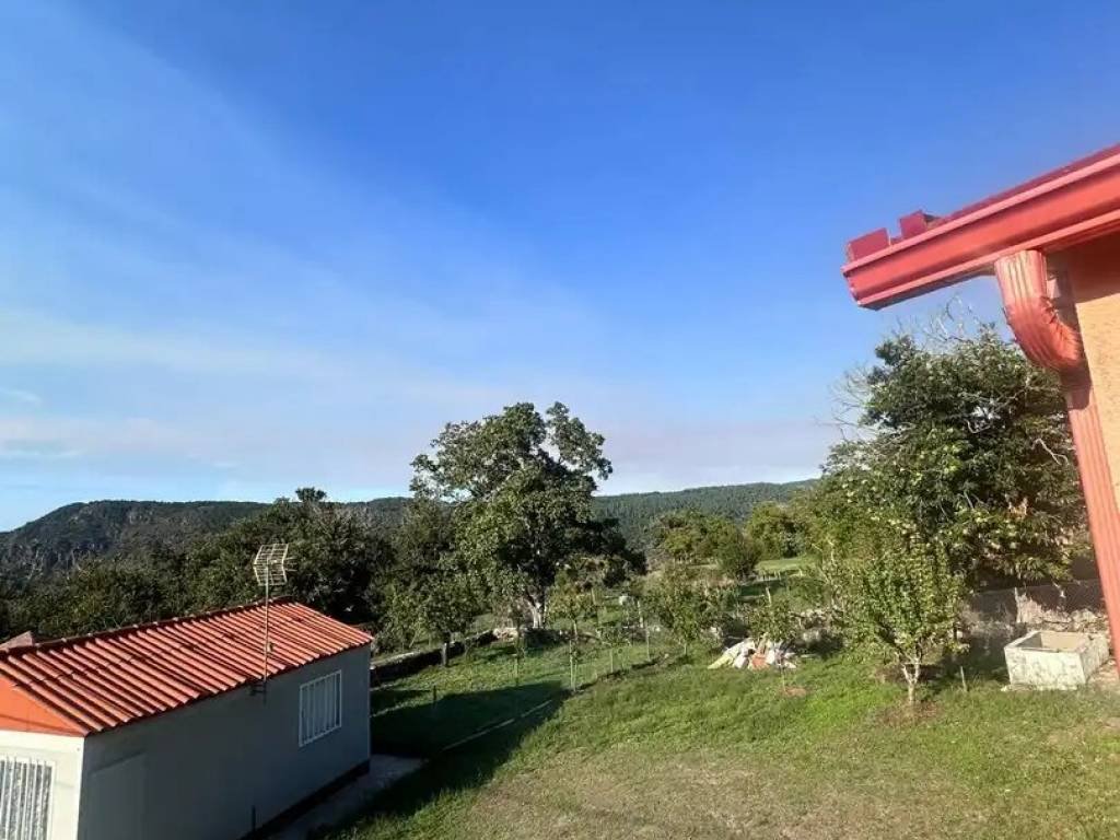 Casa de 95 m² en Parada de Sil