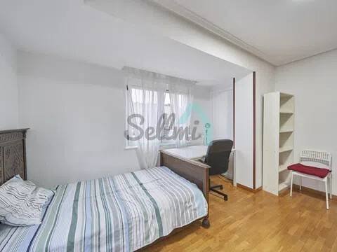 Wohnung 90 m² in Oviedo
